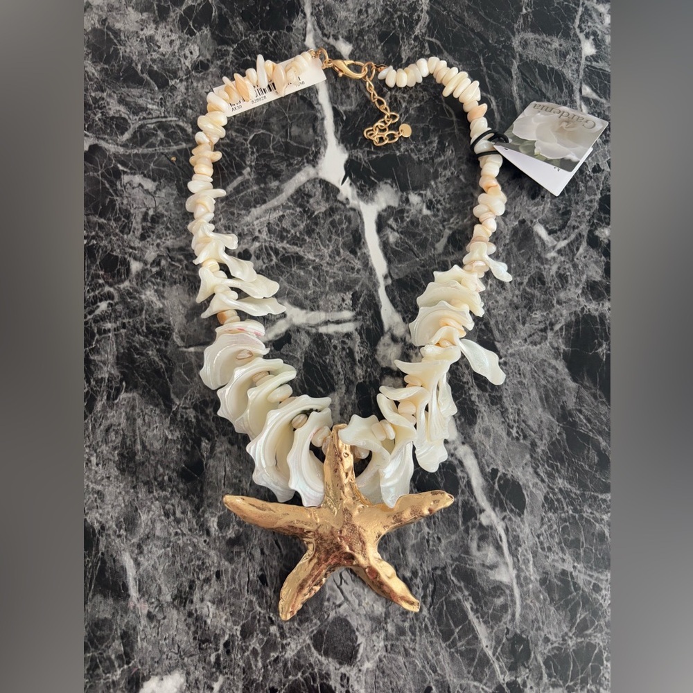 Mother of Pearl Natural Stone Seashell Necklace